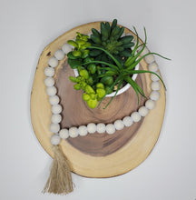 Load image into Gallery viewer, Wood Beaded Jute Tasse Garland
