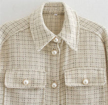 Load image into Gallery viewer, Buttoned Plaid Pattern Tweet Top
